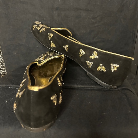 Alexander McQueen Black Flats with Gold Embellishments - Picture 4 of 6